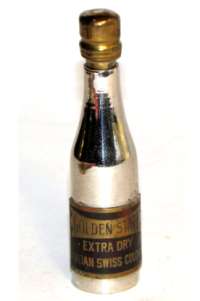 Ronson Vee (a.k.a. Fob) Lighter