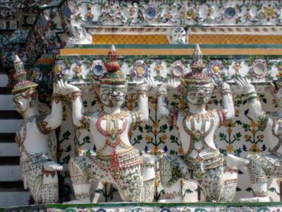 Wat Arun - Remple of the Dawn