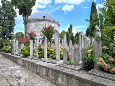 Ottoman cemetery behind Suleymaniye Mosquei