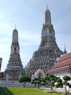 Wat Arun - Remple of the Dawn