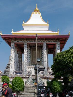 Wat Arun - Remple of the Dawn