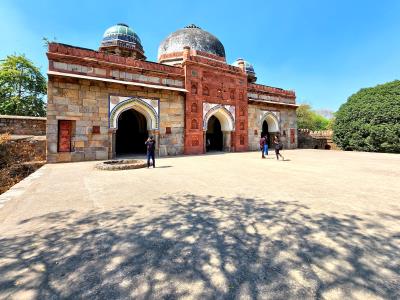 Isa Kahn Mosque