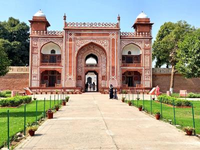 Itimad-ud-Daulah's Tomb - Baby Taj