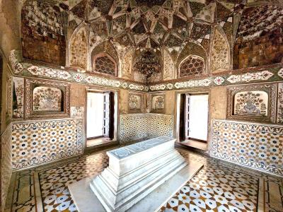 Itimad-ud-Daulah's Tomb - Baby Taj