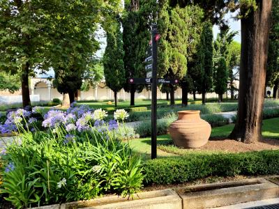 Topkapi Palace 2nd Courtyard Grounds