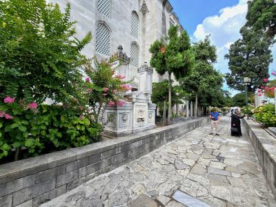 Ottoman cemetery behind Suleymaniye Mosquei