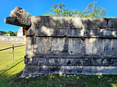 Platform of Eagles and Jaguarsr
